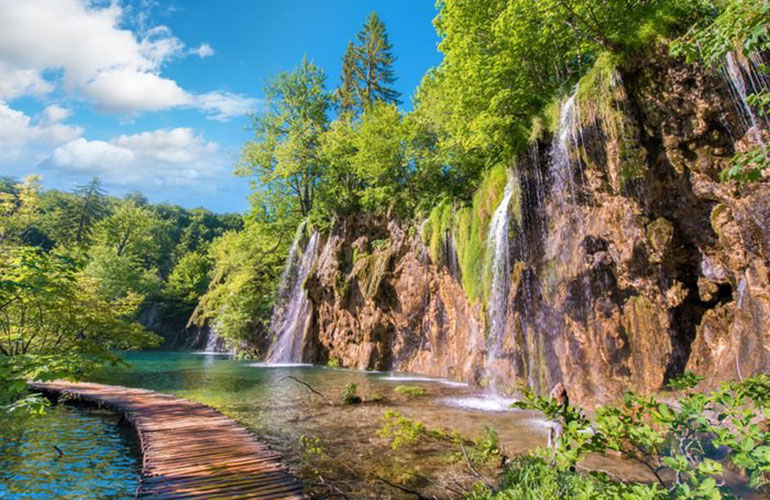 They’re actually interconnected waterfalls