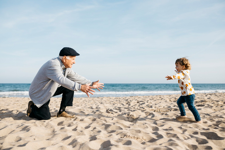 Play with kiddos