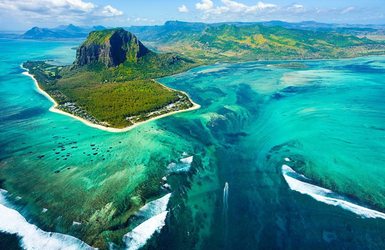 Underwater waterfall?