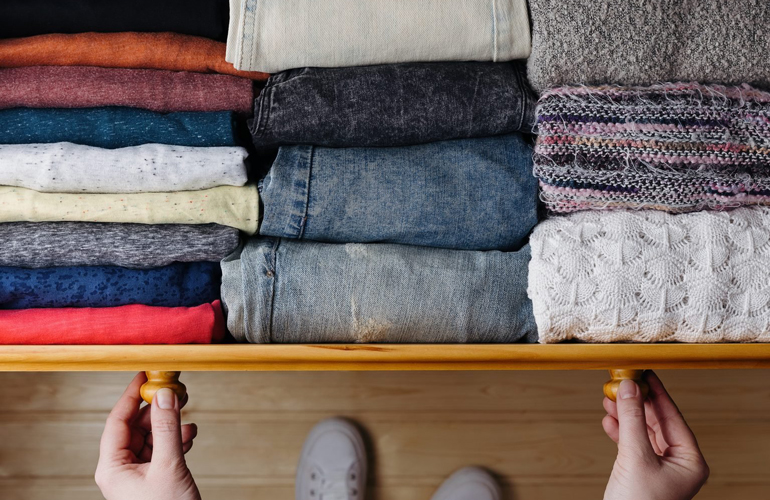 Start organising your bedroom with the dresser