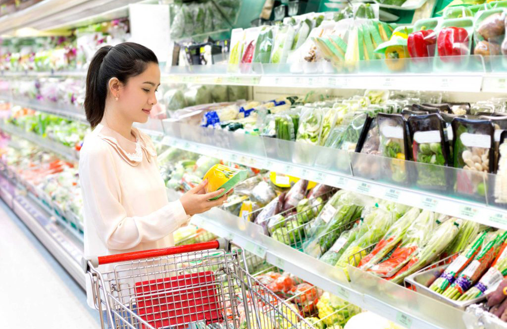 Be a mindful grocery shopper