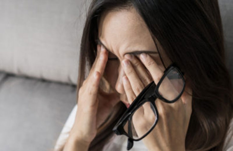You may get (visual) migraines with or without headaches