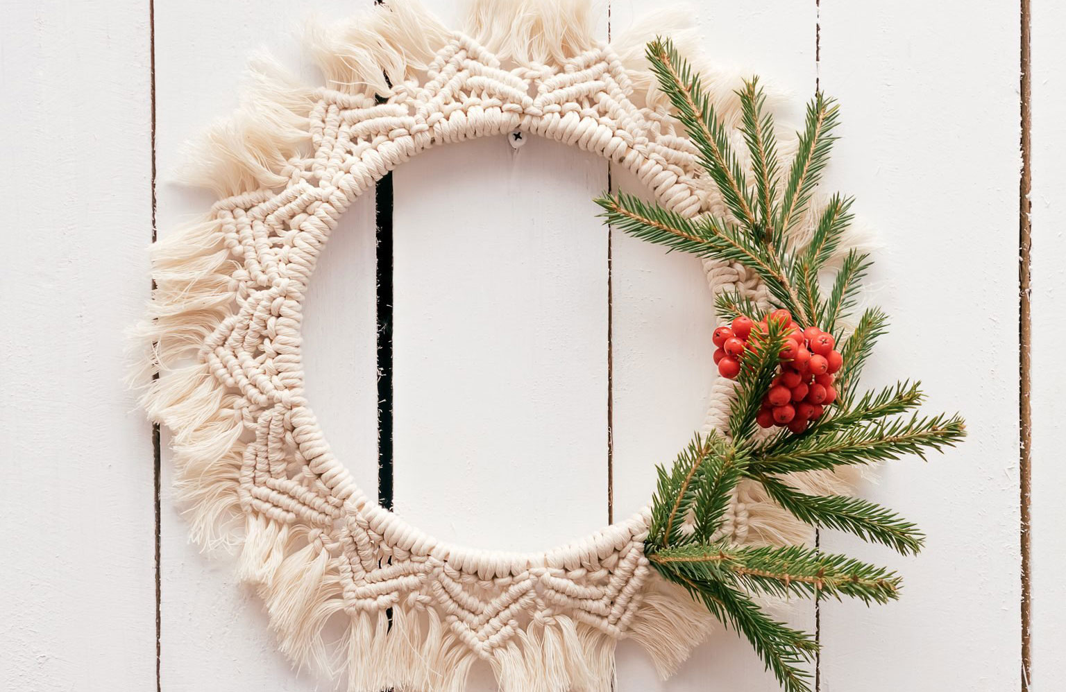 Macramé Christmas wreath