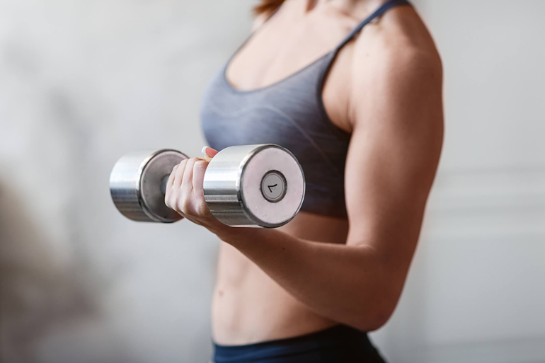 Best arm exercises: biceps curl