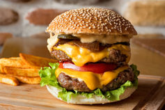 9 foods nutritionists never order at fast food restaurants