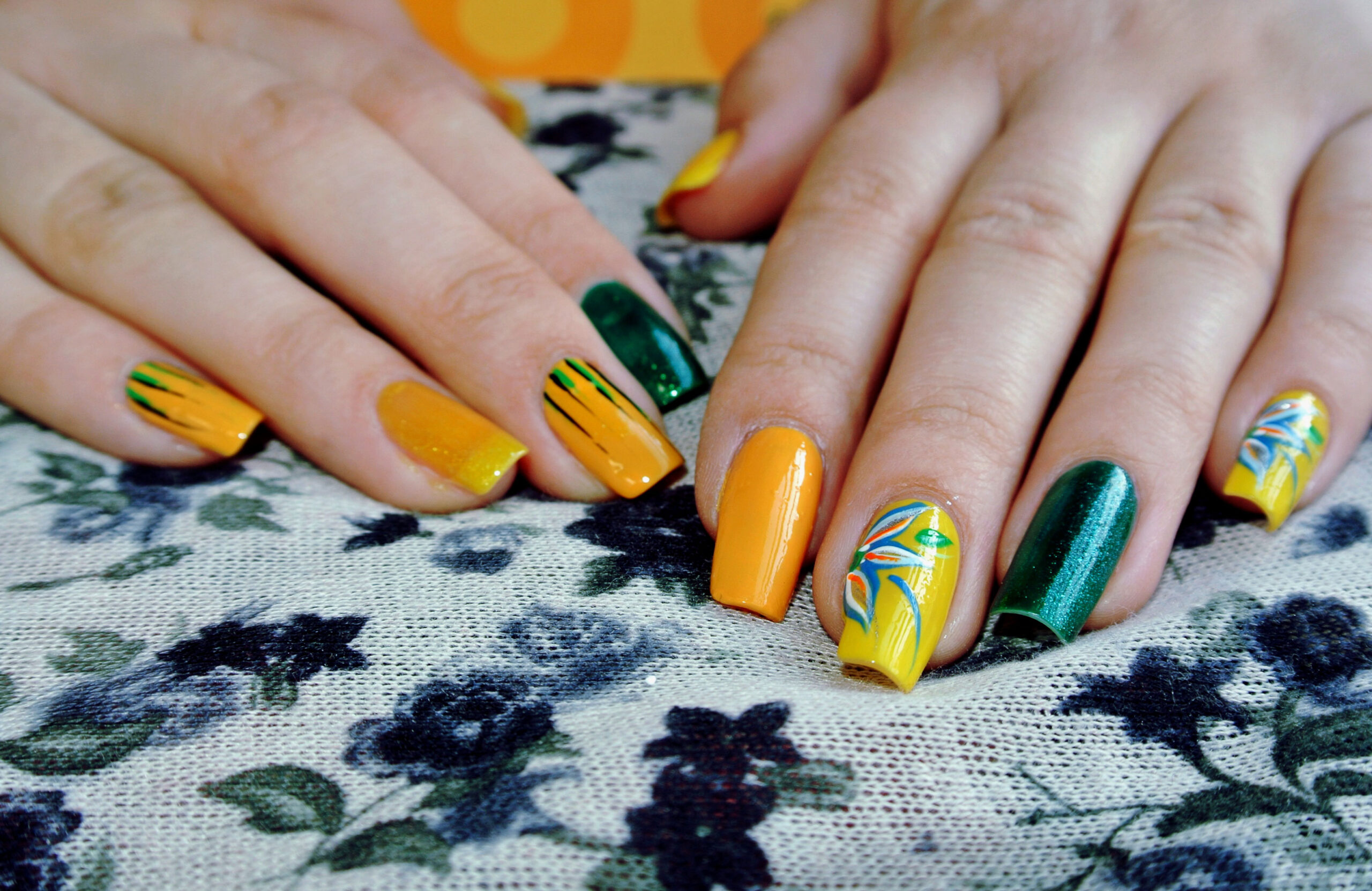 Graffiti nails