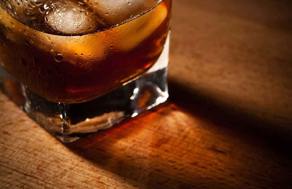 Drinking alcohol to help you nod off