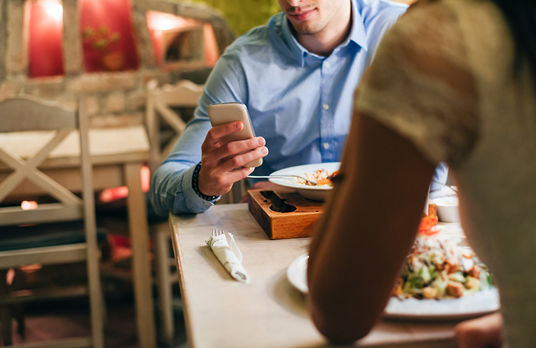Eat, don’t multitask