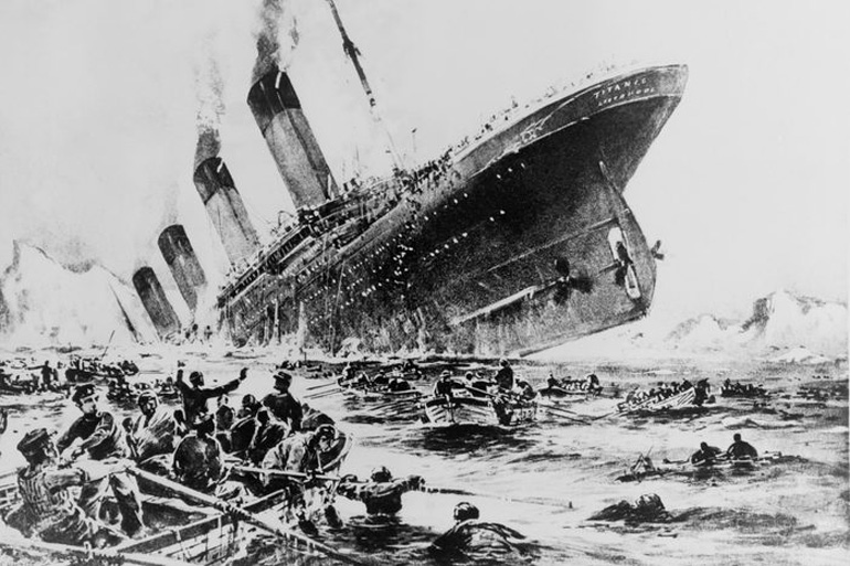 What caused the ship to break into two pieces?