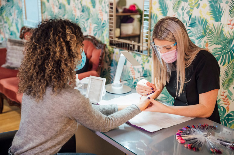 Nail-salon etiquette mistakes