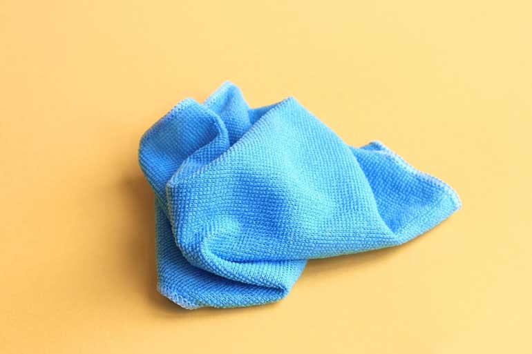 How to clean a phone screen at home
